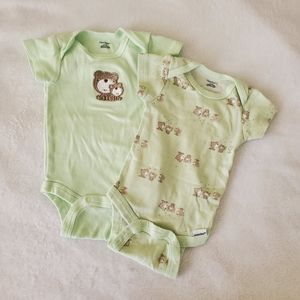 Boys Set of Gerber onesies with matching hats and bib